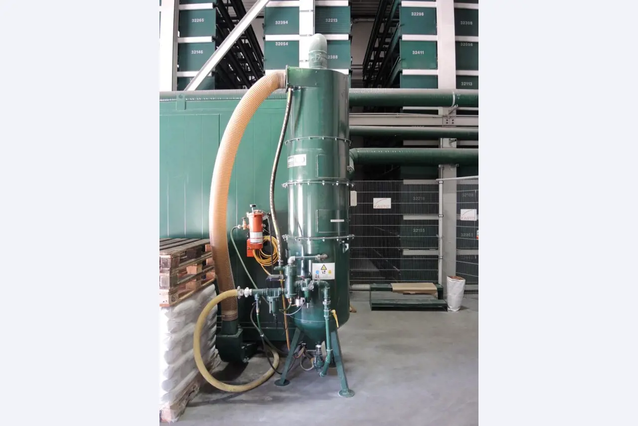 Chapas metálicas e máquinas para trabalhar metais<br><font size="2">Em colaboração com a Hilco Industrial Acquisitions bv</font>-6
