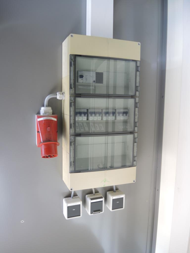 Chapas metálicas e máquinas para trabalhar metais<br><font size="2">Em colaboração com a Hilco Industrial Acquisitions bv</font>-11