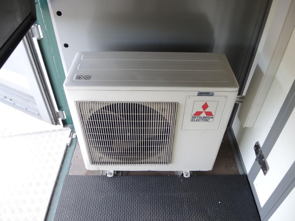 Chapas metálicas e máquinas para trabalhar metais<br><font size="2">Em colaboração com a Hilco Industrial Acquisitions bv</font>-12