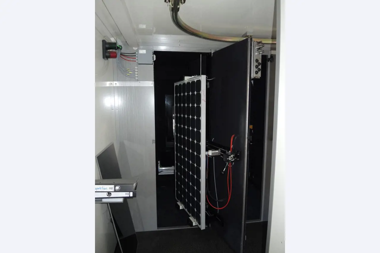 Chapas metálicas e máquinas para trabalhar metais<br><font size="2">Em colaboração com a Hilco Industrial Acquisitions bv</font>-8