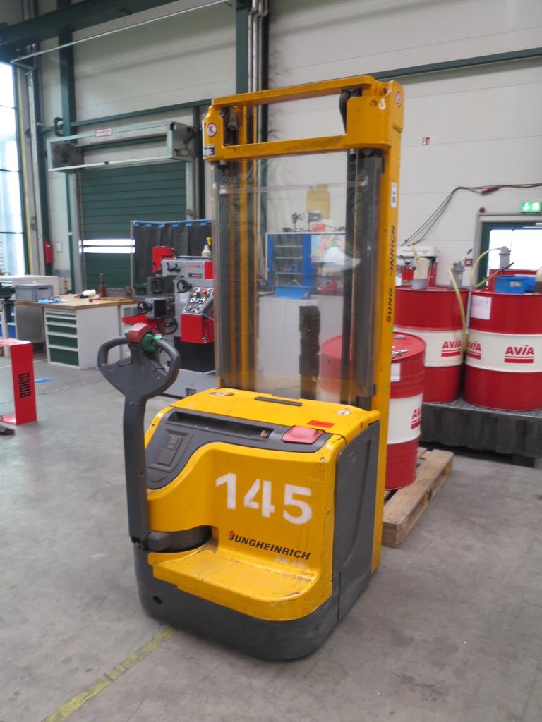 Chapas metálicas e máquinas para trabalhar metais<br><font size="2">Em colaboração com a Hilco Industrial Acquisitions bv</font>-1