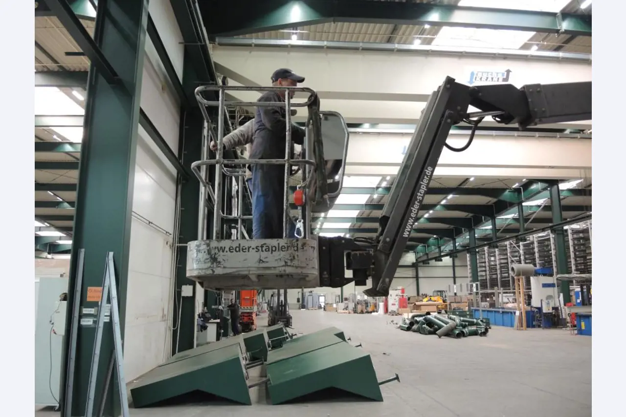 sheetmetal and metalworking machines <br><font size="2">In collaboration with Hilco Industrial Acquisitions bv<br></font>-5
