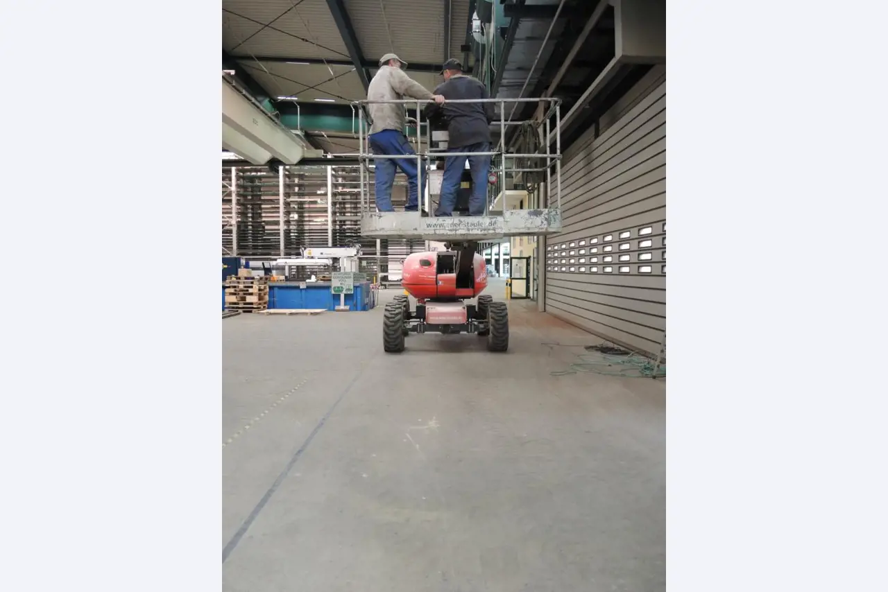 sheetmetal and metalworking machines <br><font size="2">In collaboration with Hilco Industrial Acquisitions bv<br></font>-6