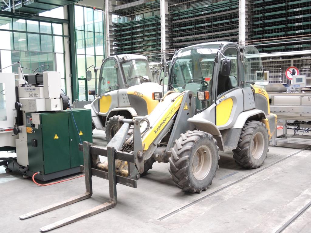 Chapas metálicas e máquinas para trabalhar metais<br><font size="2">Em colaboração com a Hilco Industrial Acquisitions bv</font>-1