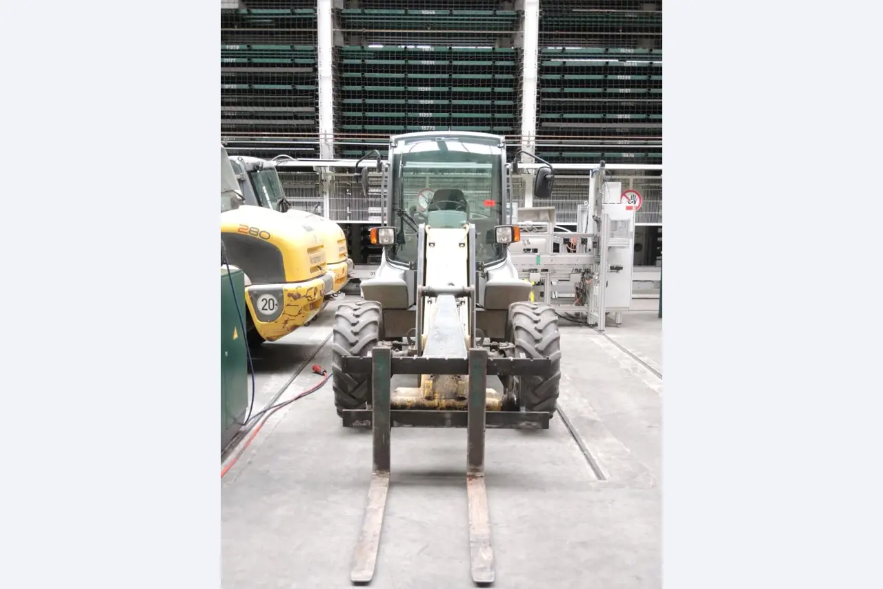 sheetmetal and metalworking machines <br><font size="2">In collaboration with Hilco Industrial Acquisitions bv<br></font>-2