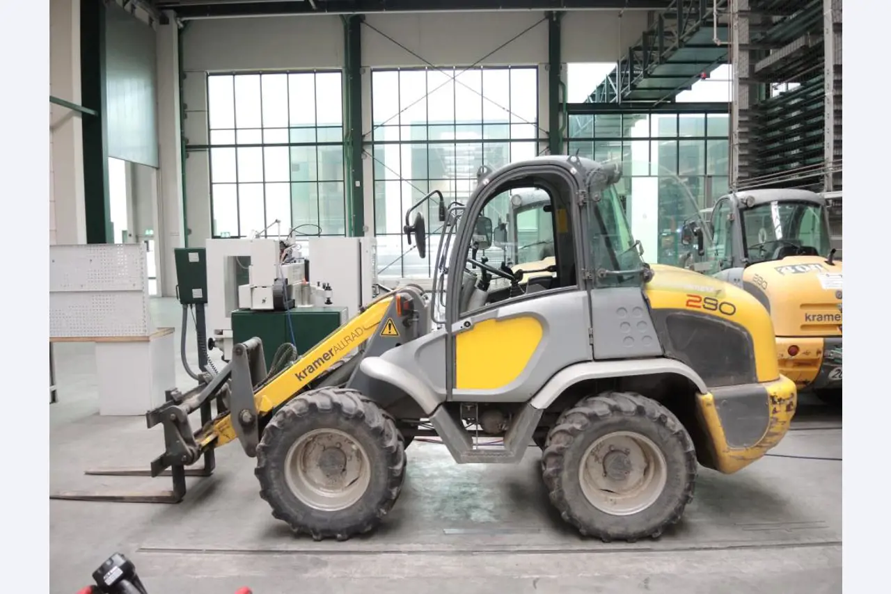 sheetmetal and metalworking machines <br><font size="2">In collaboration with Hilco Industrial Acquisitions bv<br></font>-3