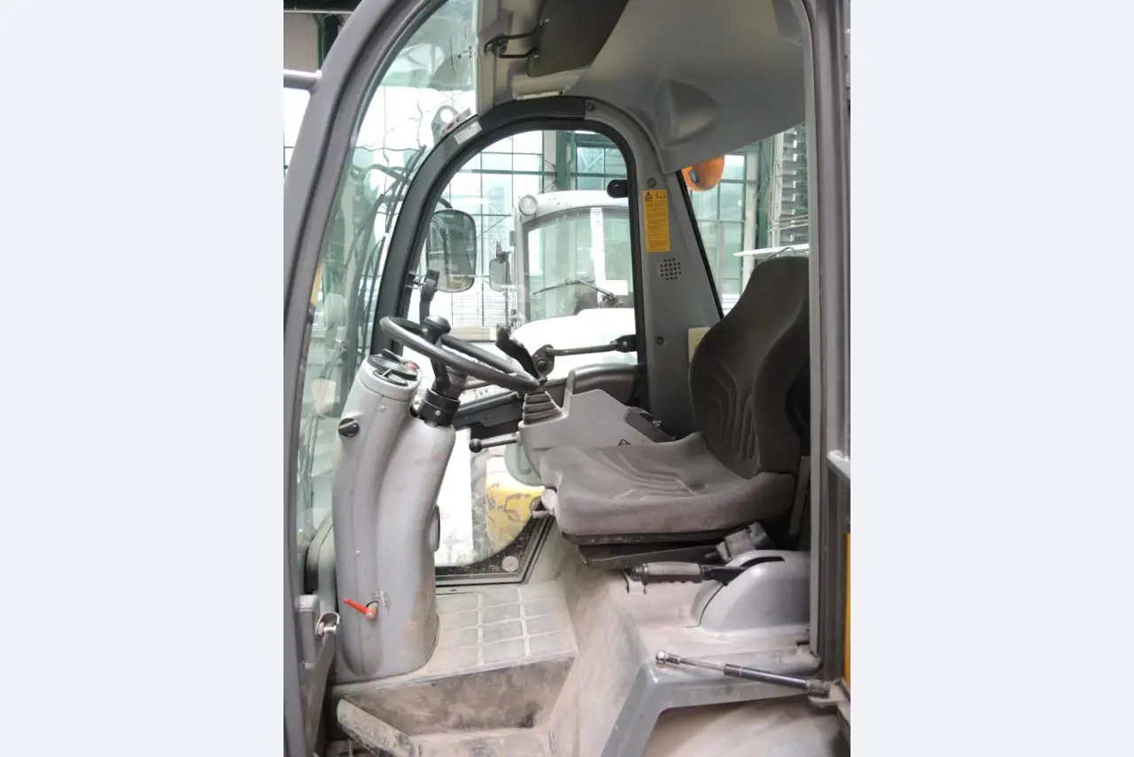 sheetmetal and metalworking machines <br><font size="2">In collaboration with Hilco Industrial Acquisitions bv<br></font>-5