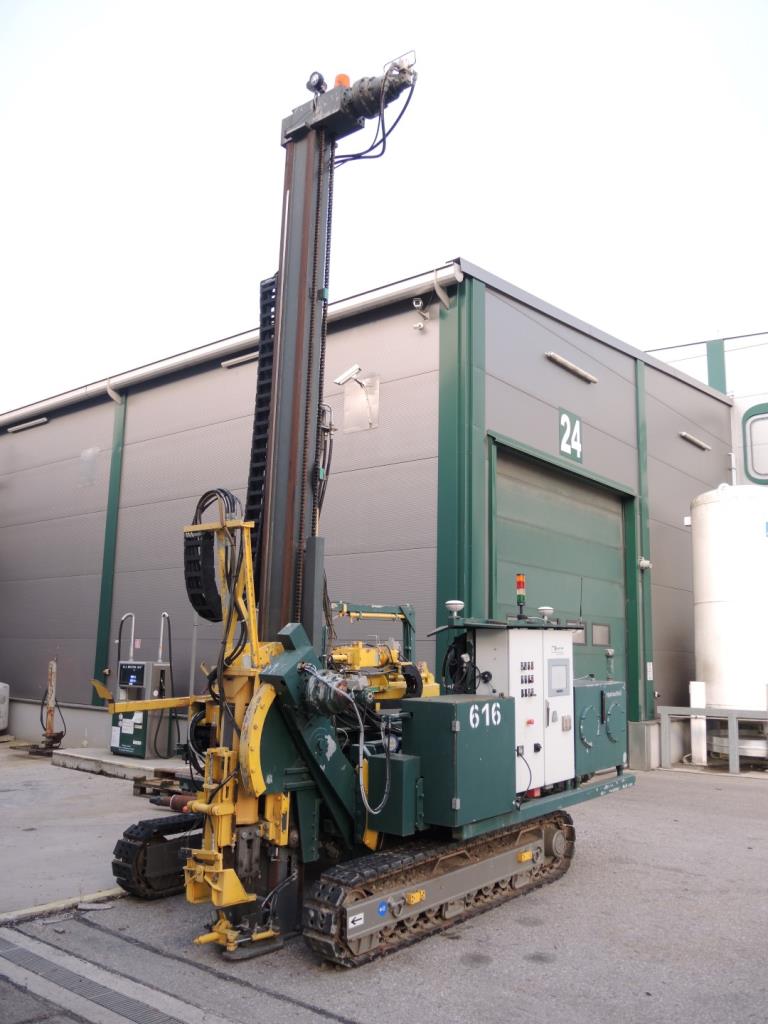 Chapas metálicas e máquinas para trabalhar metais<br><font size="2">Em colaboração com a Hilco Industrial Acquisitions bv</font>-1