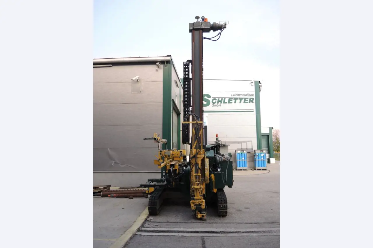 sheetmetal and metalworking machines <br><font size="2">In collaboration with Hilco Industrial Acquisitions bv<br></font>-2