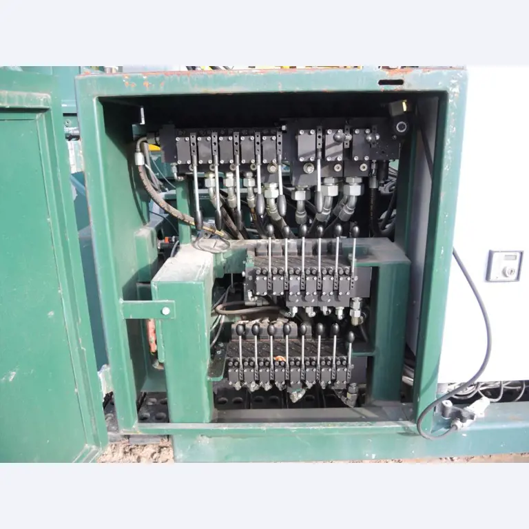 sheetmetal and metalworking machines <br><font size="2">In collaboration with Hilco Industrial Acquisitions bv<br></font>-9