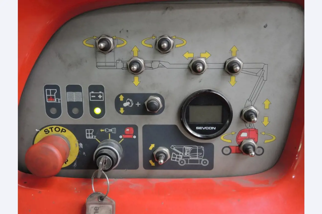 sheetmetal and metalworking machines <br><font size="2">In collaboration with Hilco Industrial Acquisitions bv<br></font>-5