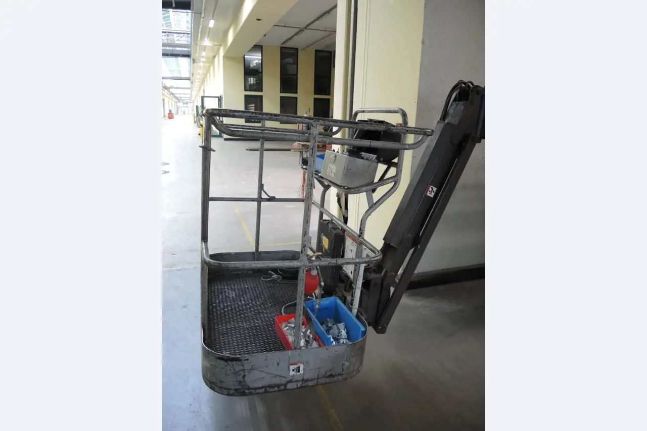 sheetmetal and metalworking machines <br><font size="2">In collaboration with Hilco Industrial Acquisitions bv<br></font>-7