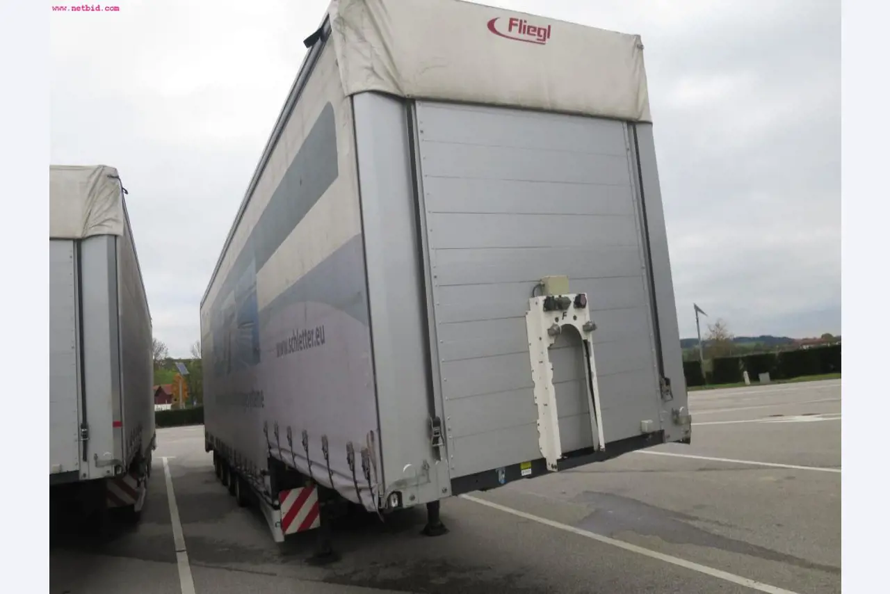 Chapas metálicas e máquinas para trabalhar metais<br><font size="2">Em colaboração com a Hilco Industrial Acquisitions bv</font>-2
