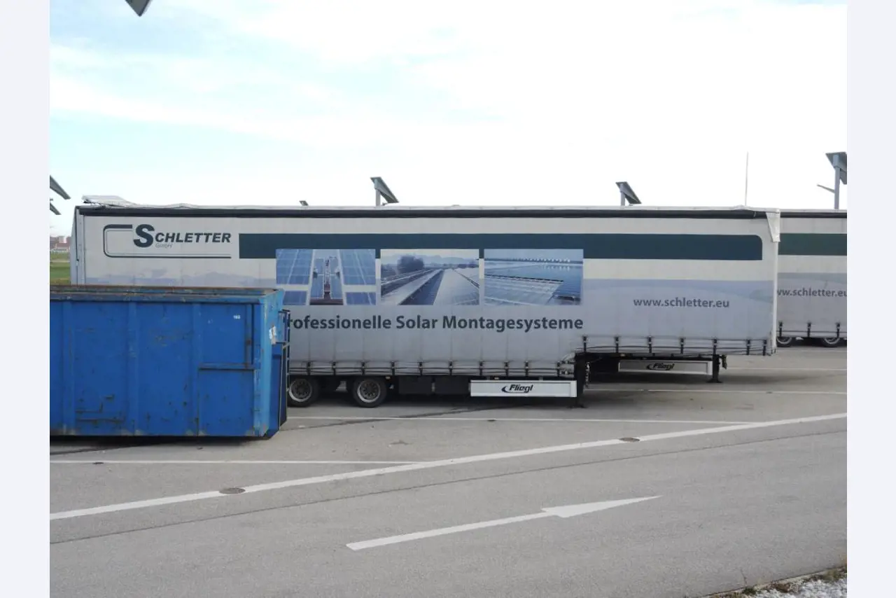 sheetmetal and metalworking machines <br><font size="2">In collaboration with Hilco Industrial Acquisitions bv<br></font>-3