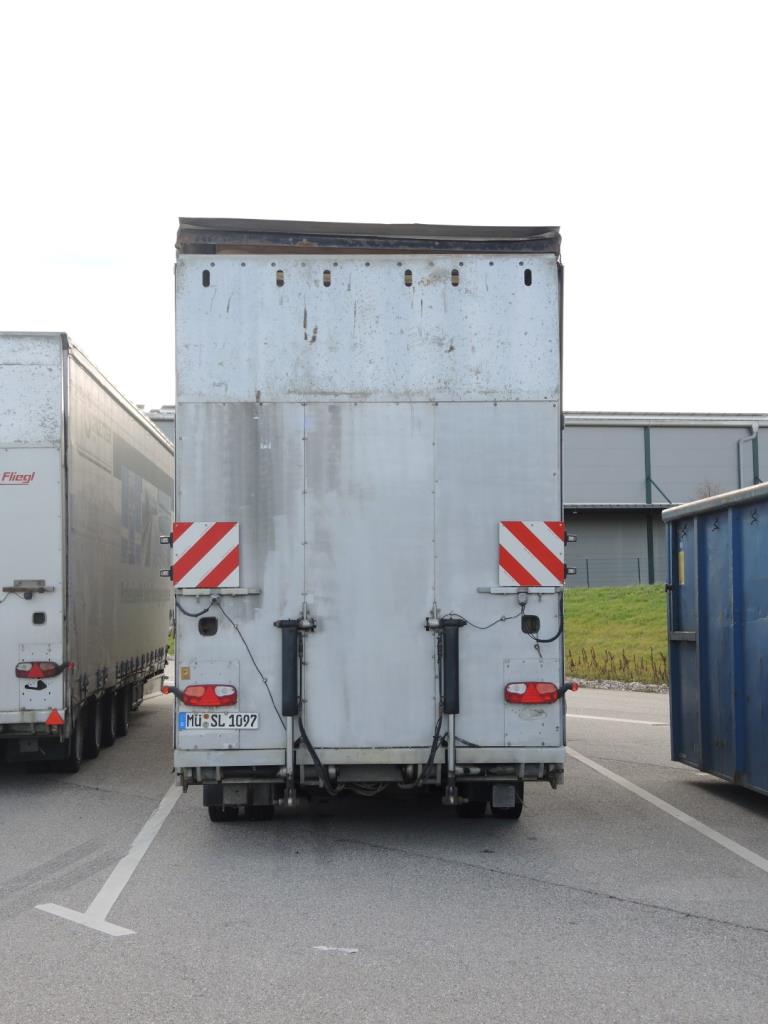 Chapas metálicas e máquinas para trabalhar metais<br><font size="2">Em colaboração com a Hilco Industrial Acquisitions bv</font>-4