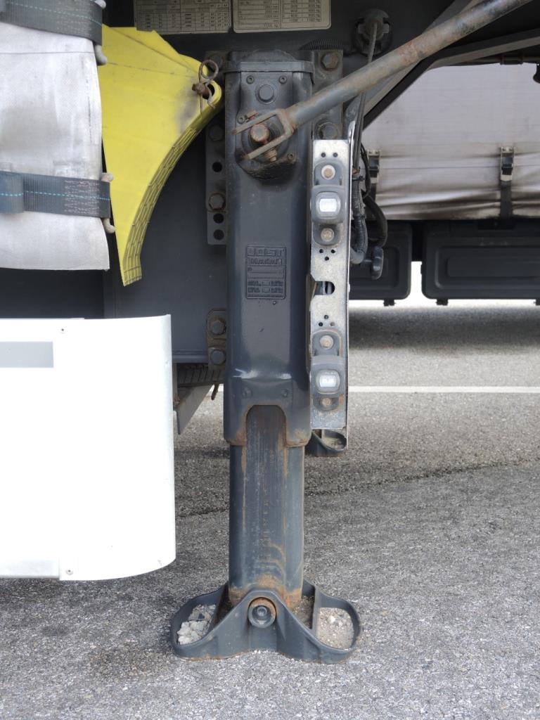 Chapas metálicas e máquinas para trabalhar metais<br><font size="2">Em colaboração com a Hilco Industrial Acquisitions bv</font>-6