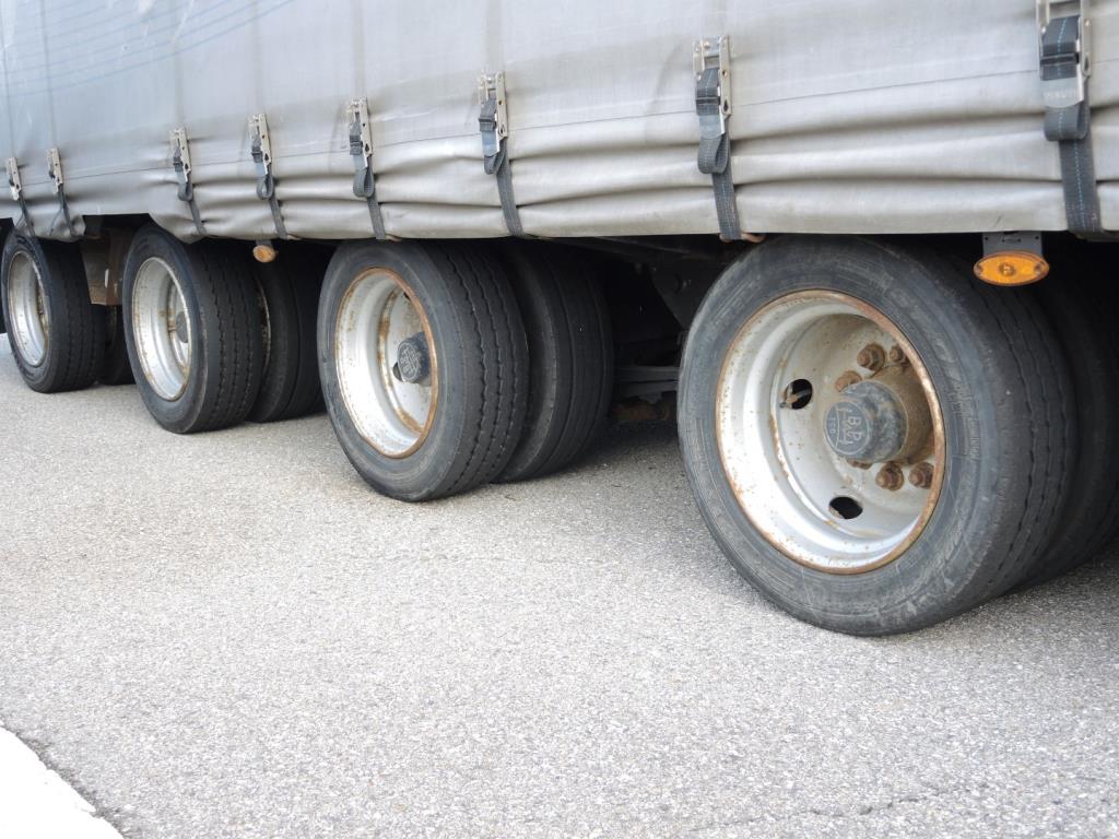 Chapas metálicas e máquinas para trabalhar metais<br><font size="2">Em colaboração com a Hilco Industrial Acquisitions bv</font>-7