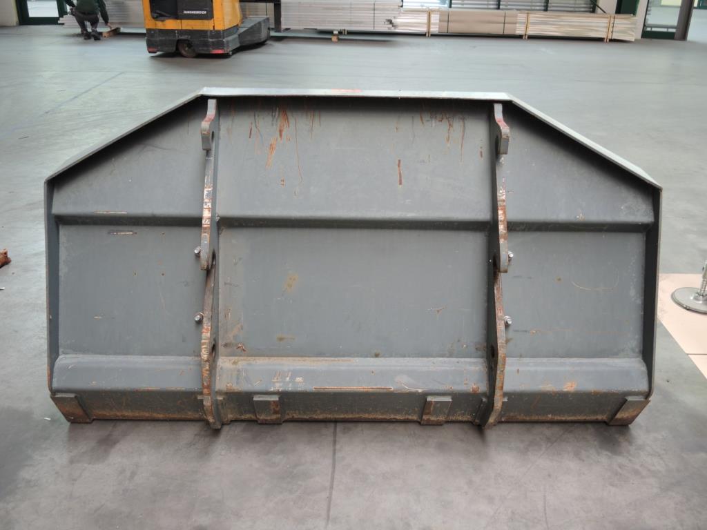 Chapas metálicas e máquinas para trabalhar metais<br><font size="2">Em colaboração com a Hilco Industrial Acquisitions bv</font>-4