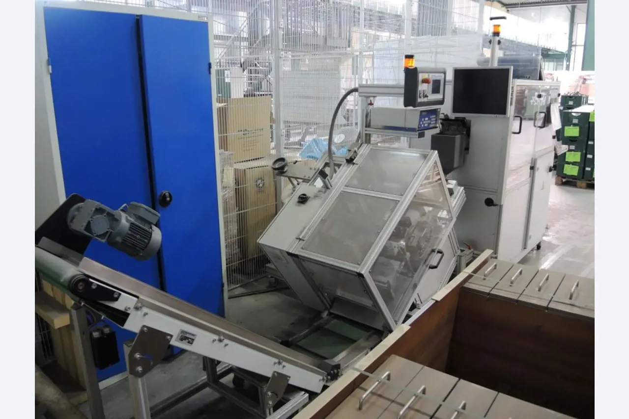 sheetmetal and metalworking machines <br><font size="2">In collaboration with Hilco Industrial Acquisitions bv<br></font>-4