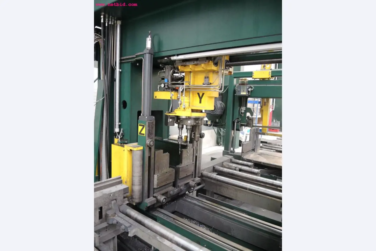 Chapas metálicas e máquinas para trabalhar metais<br><font size="2">Em colaboração com a Hilco Industrial Acquisitions bv</font>-14