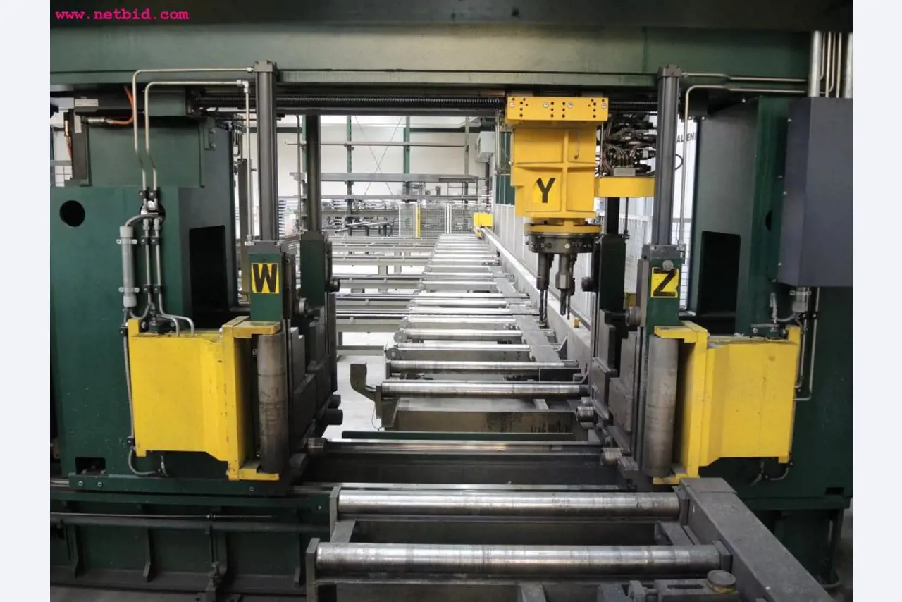 Chapas metálicas e máquinas para trabalhar metais<br><font size="2">Em colaboração com a Hilco Industrial Acquisitions bv</font>-17