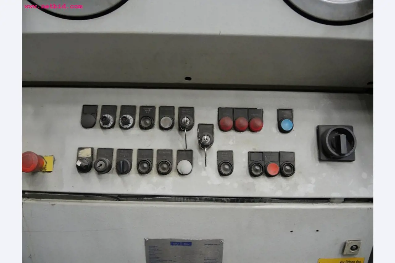 Chapas metálicas e máquinas para trabalhar metais<br><font size="2">Em colaboração com a Hilco Industrial Acquisitions bv</font>-14