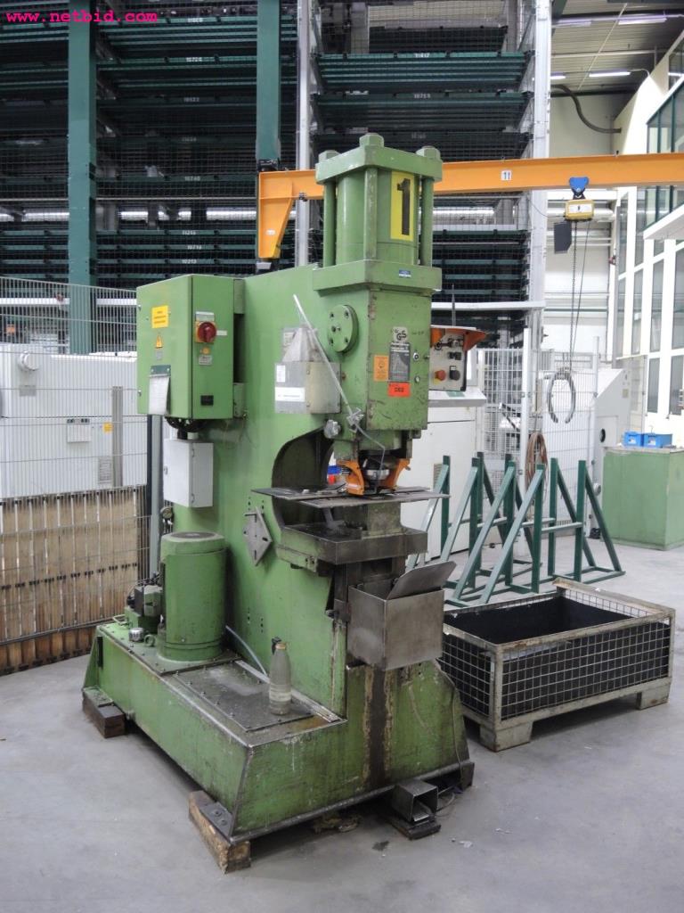 Chapas metálicas e máquinas para trabalhar metais<br><font size="2">Em colaboração com a Hilco Industrial Acquisitions bv</font>-1