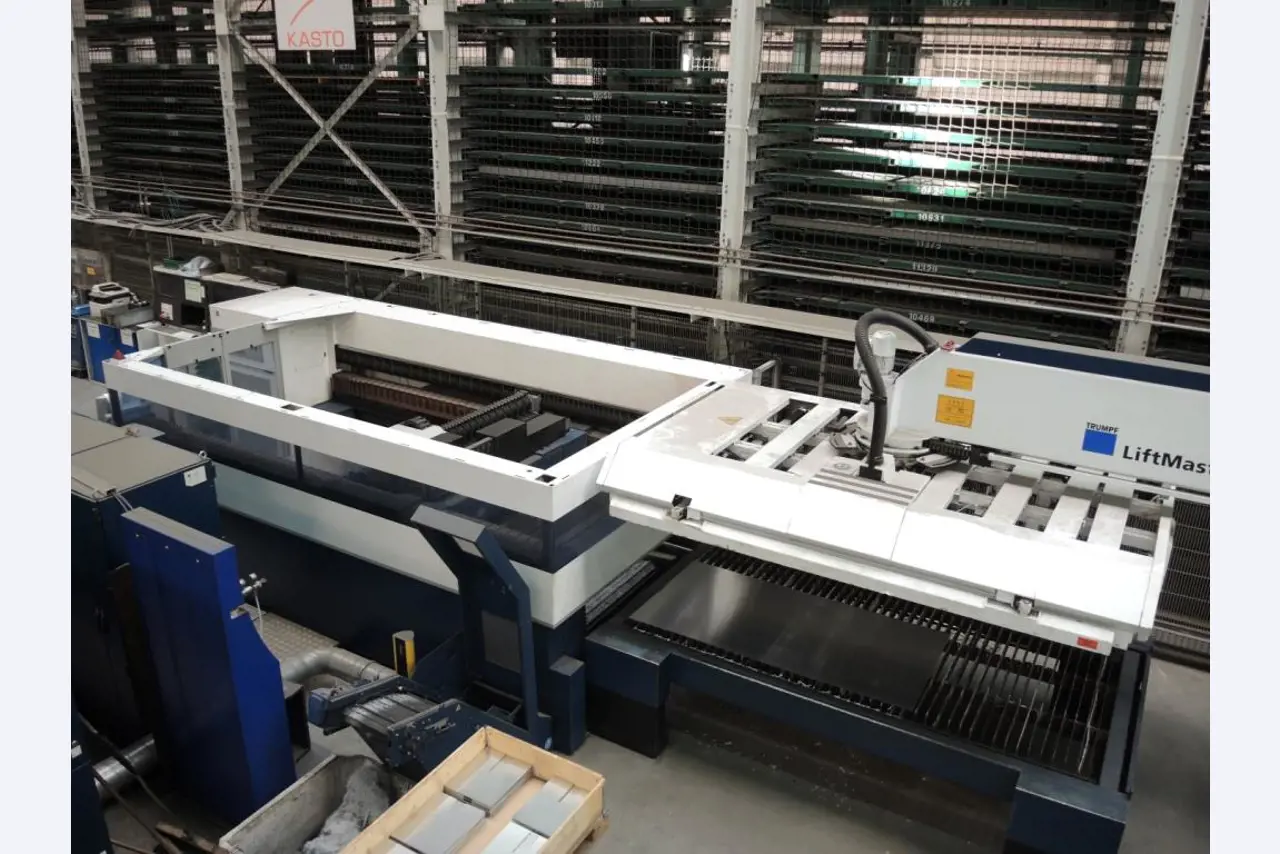 Chapas metálicas e máquinas para trabalhar metais<br><font size="2">Em colaboração com a Hilco Industrial Acquisitions bv</font>-19