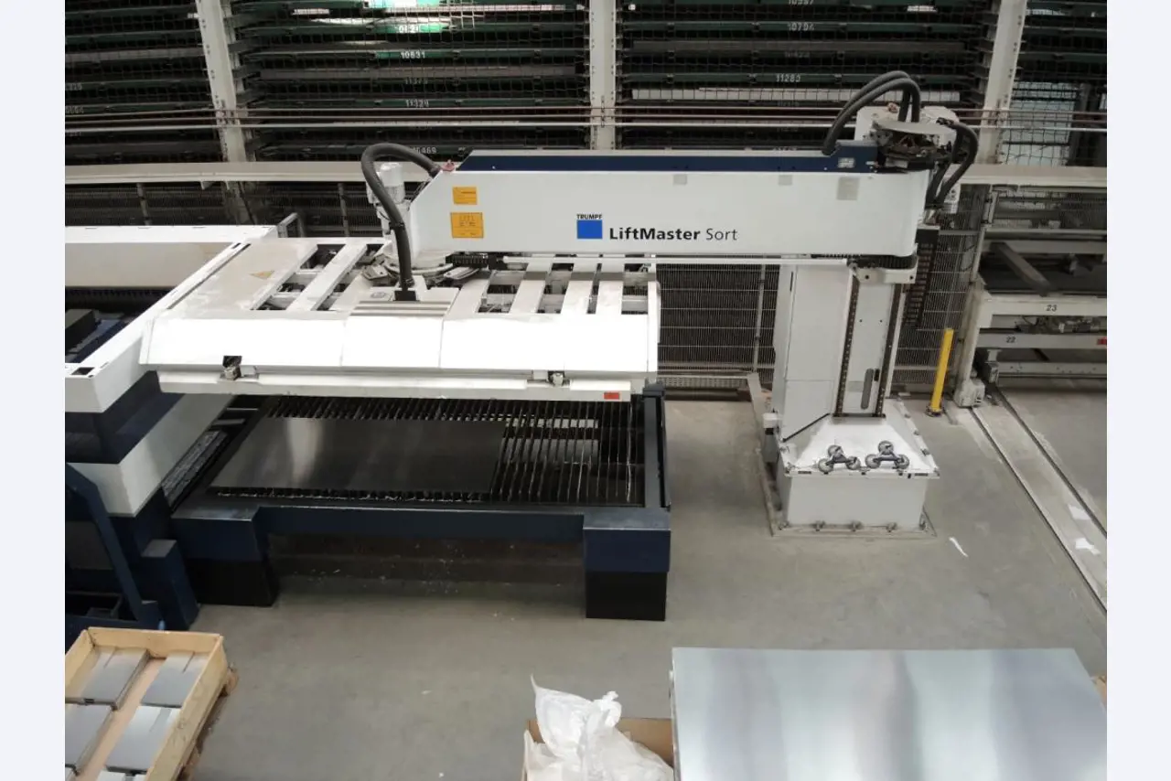 Chapas metálicas e máquinas para trabalhar metais<br><font size="2">Em colaboração com a Hilco Industrial Acquisitions bv</font>-1