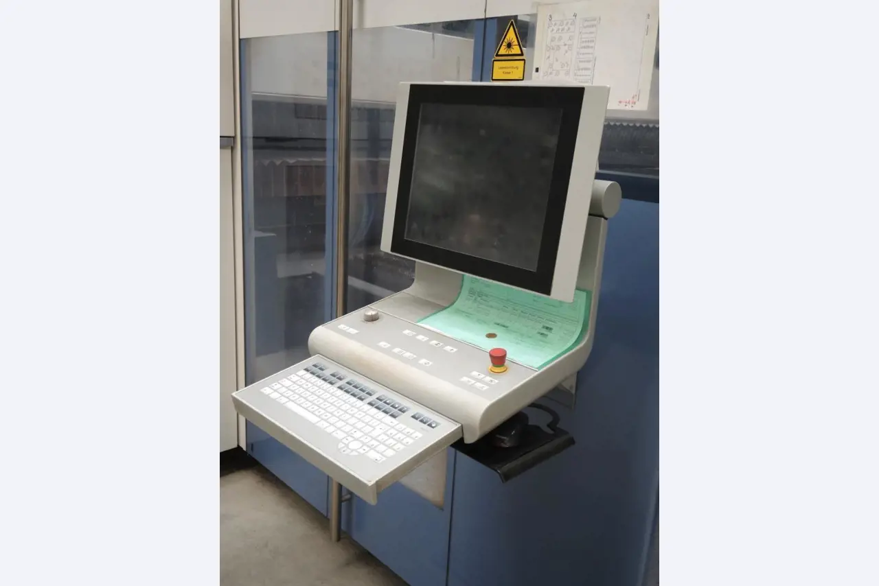 Chapas metálicas e máquinas para trabalhar metais<br><font size="2">Em colaboração com a Hilco Industrial Acquisitions bv</font>-5