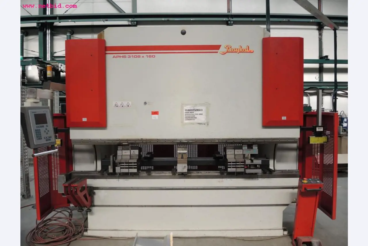 Chapas metálicas e máquinas para trabalhar metais<br><font size="2">Em colaboração com a Hilco Industrial Acquisitions bv</font>-10