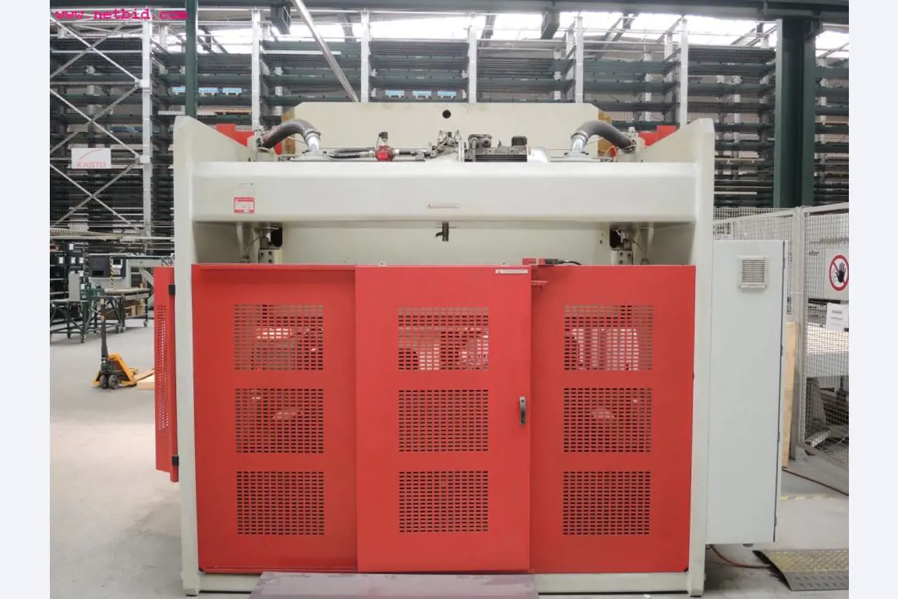 Chapas metálicas e máquinas para trabalhar metais<br><font size="2">Em colaboração com a Hilco Industrial Acquisitions bv</font>-12