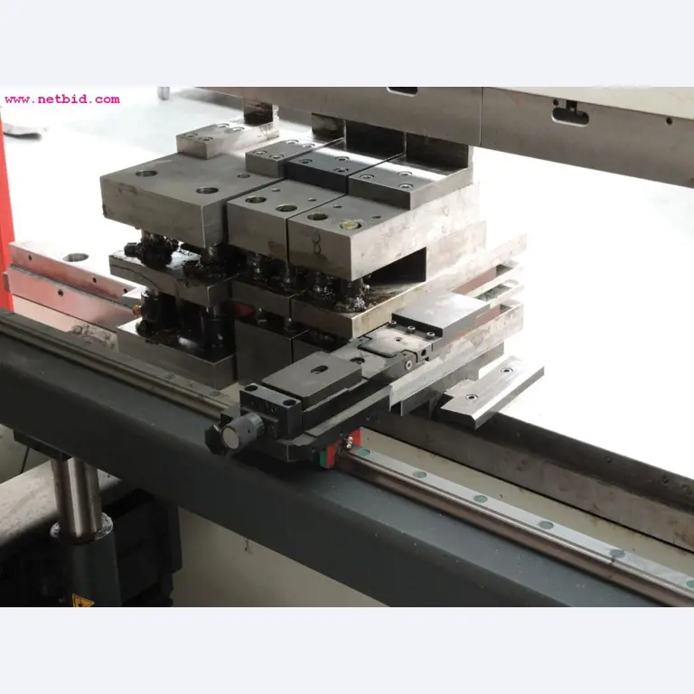 Chapas metálicas e máquinas para trabalhar metais<br><font size="2">Em colaboração com a Hilco Industrial Acquisitions bv</font>-5