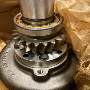 Posten an Ersatzteilen für Schiffsmotoren  MTU  diverse