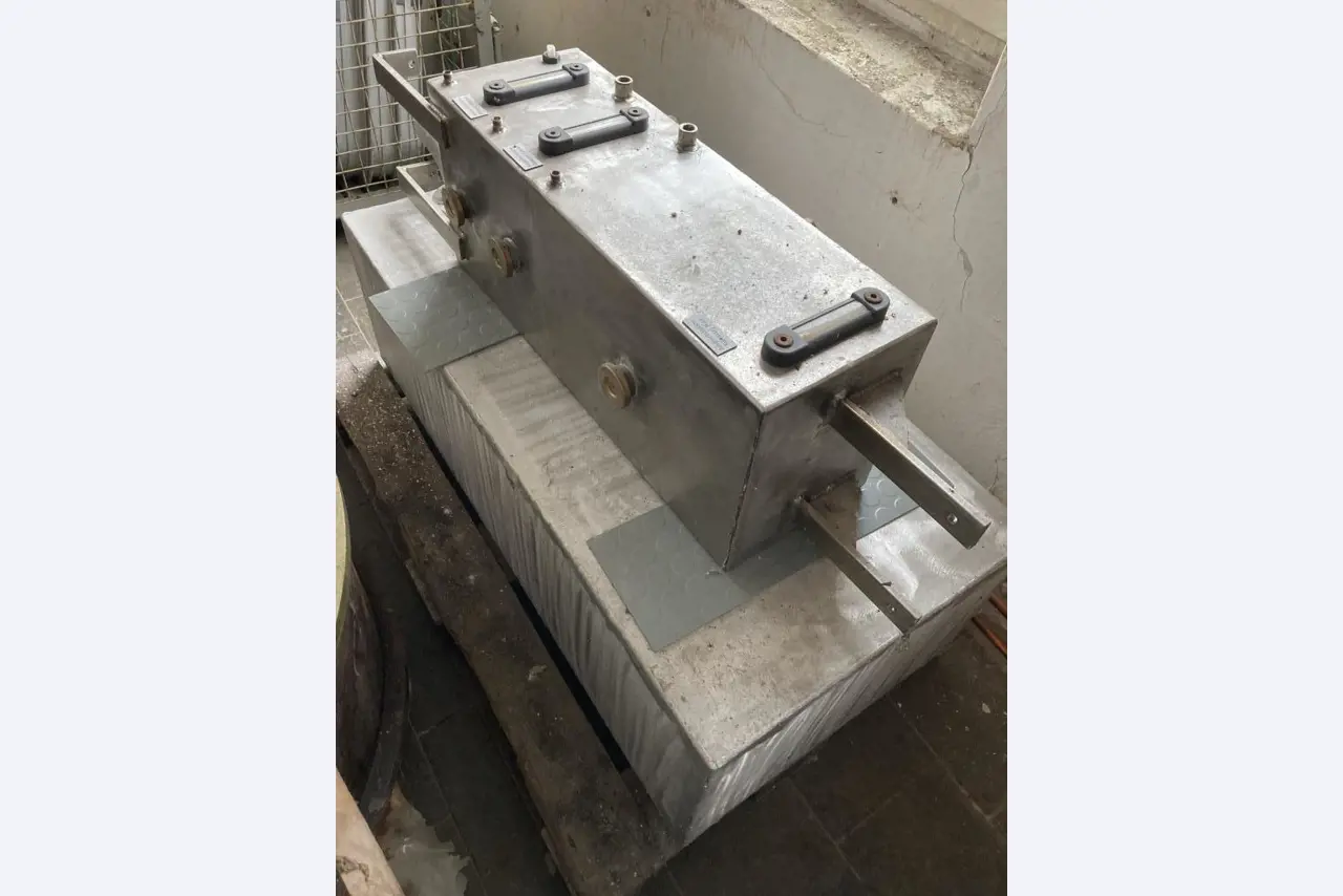 Moteur hydraulique Staffa + grappin à ferraille-32