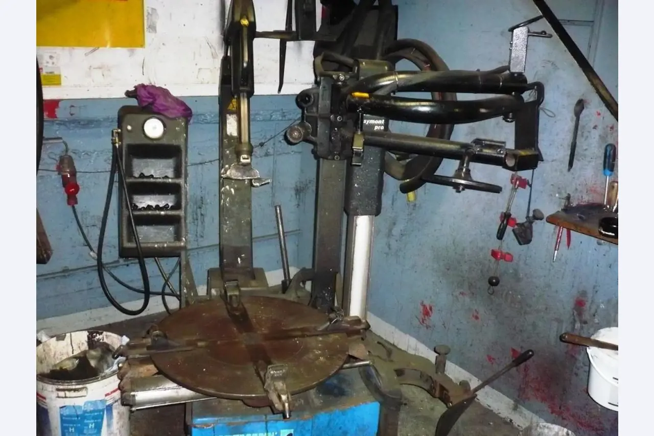 complete tyre service garage equipment <br>-3