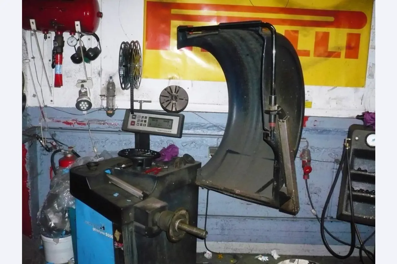 complete tyre service garage equipment <br>-4
