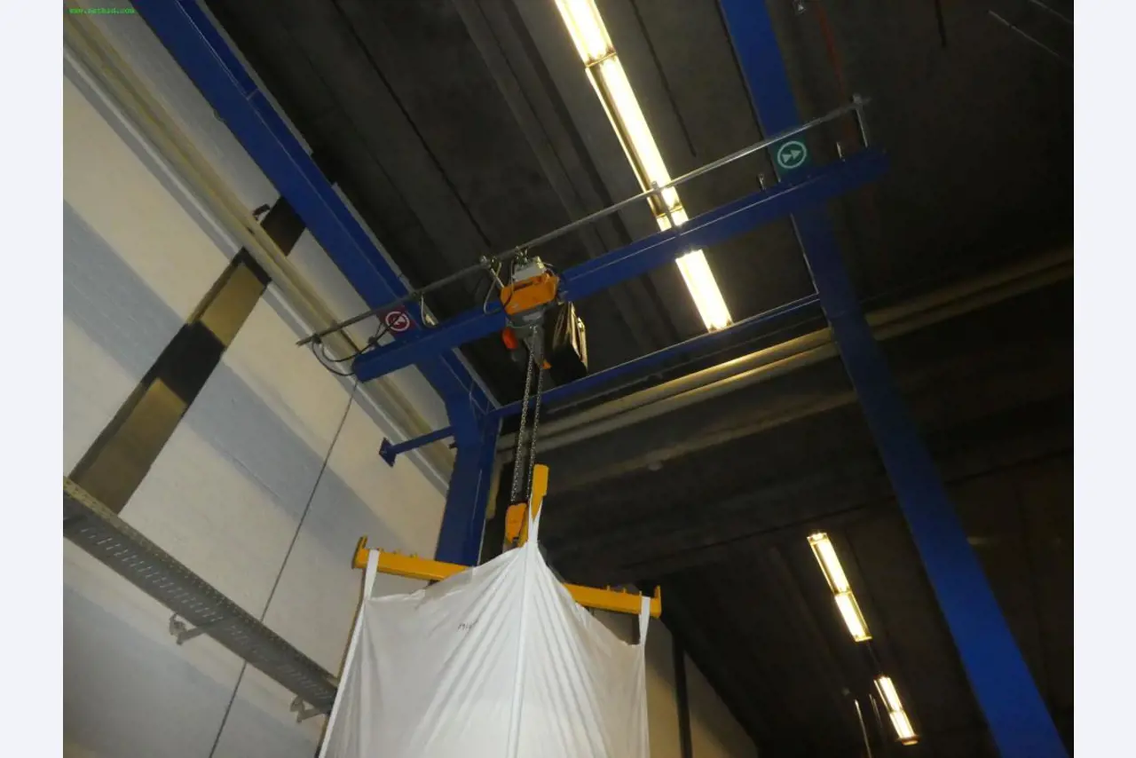 Machines for producing soap, as well as the entire factory and office equipment <br>-6