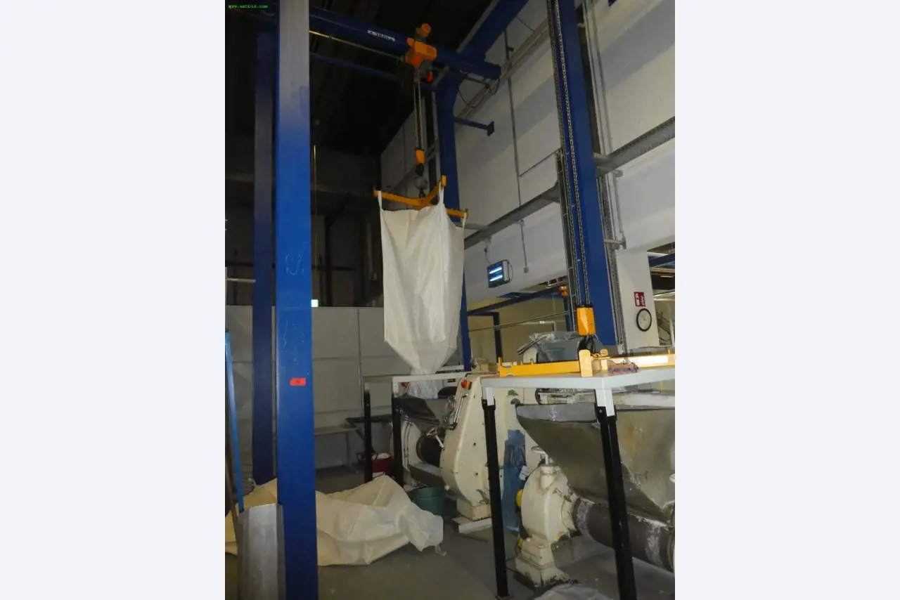 Machines for producing soap, as well as the entire factory and office equipment <br>-7