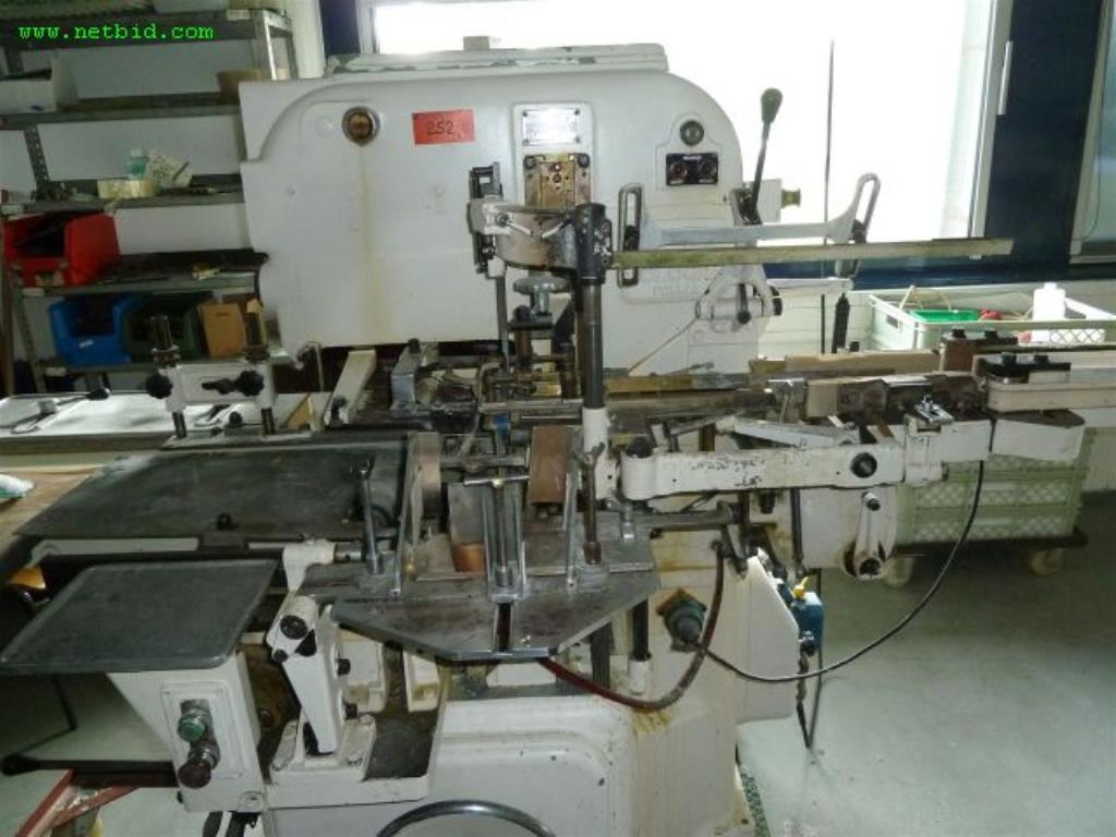 Maschinen zur Herstellung von Seifen, sowie die gesamte Betriebs- und Geschäftsausstattung<br>-2