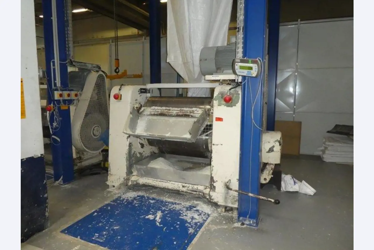 Machines for producing soap, as well as the entire factory and office equipment <br>-4