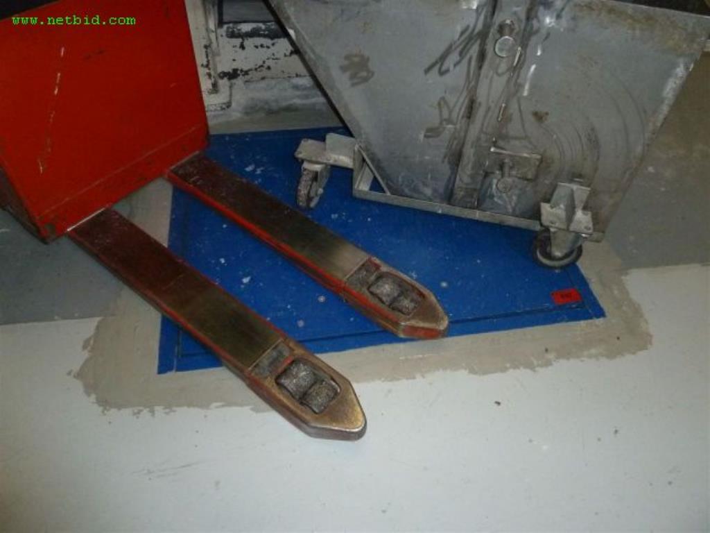 Máquinas para a produção de sabonetes, bem como todo o equipamento fabril e de escritório<br>-1