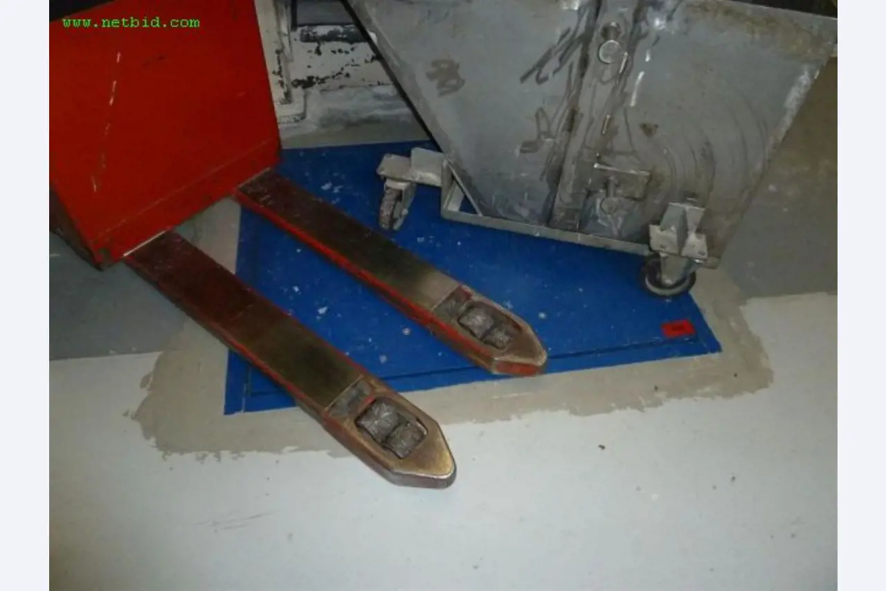 Machines for producing soap, as well as the entire factory and office equipment <br>-1