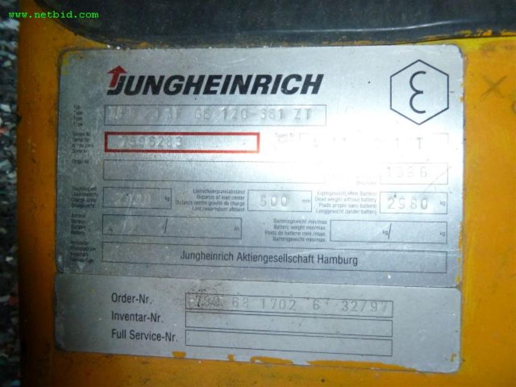 Maschinen zur Herstellung von Seifen, sowie die gesamte Betriebs- und Geschäftsausstattung<br>-6