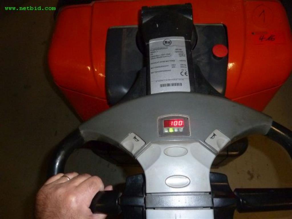 Maschinen zur Herstellung von Seifen, sowie die gesamte Betriebs- und Geschäftsausstattung<br>-7