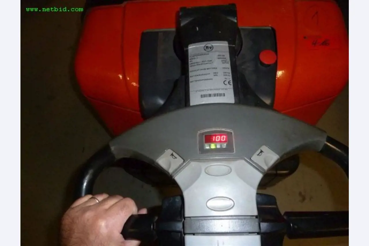 Machines for producing soap, as well as the entire factory and office equipment <br>-7