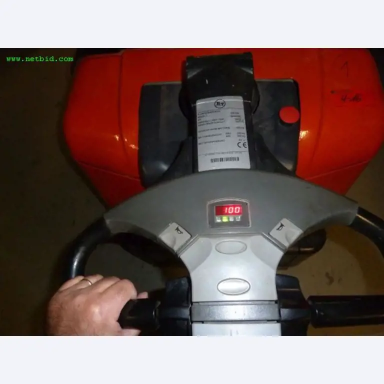 Machines for producing soap, as well as the entire factory and office equipment <br>-7