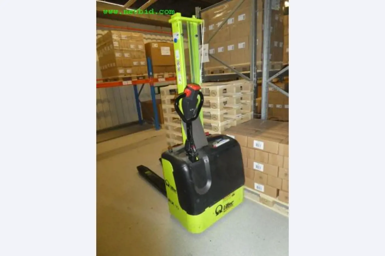 Machines for producing soap, as well as the entire factory and office equipment <br>-1