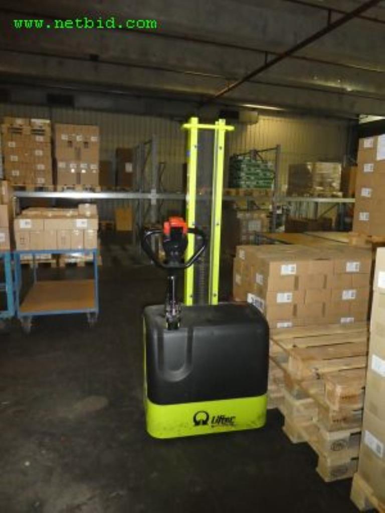 Maschinen zur Herstellung von Seifen, sowie die gesamte Betriebs- und Geschäftsausstattung<br>-1