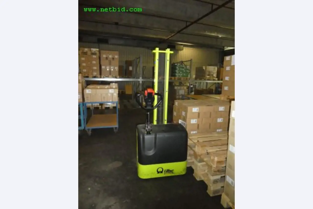 Machines for producing soap, as well as the entire factory and office equipment <br>-1